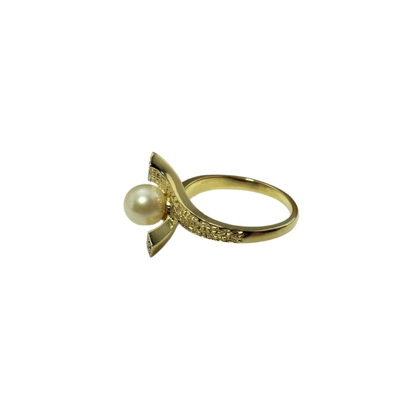 Vintage 14 Karat Yellow Gold Pearl and Diamond Ring Size 5.75 #13081 - Picture 3 of 8